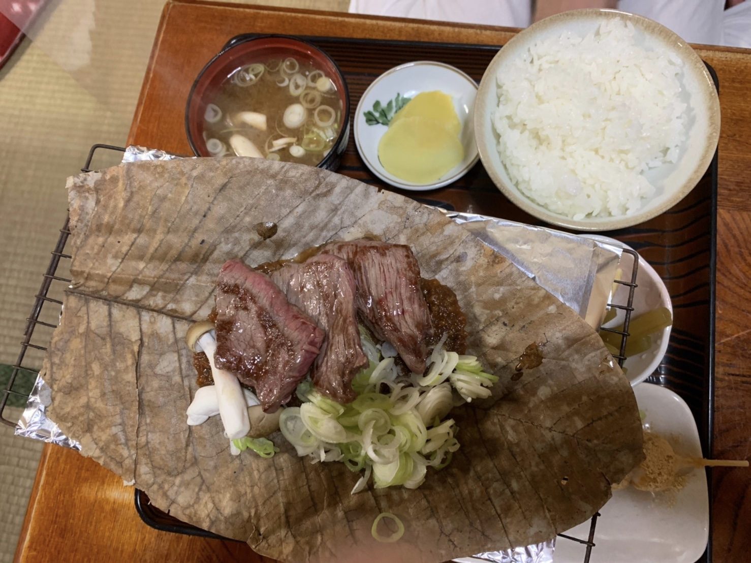 飛騨牛朴葉みそ定食