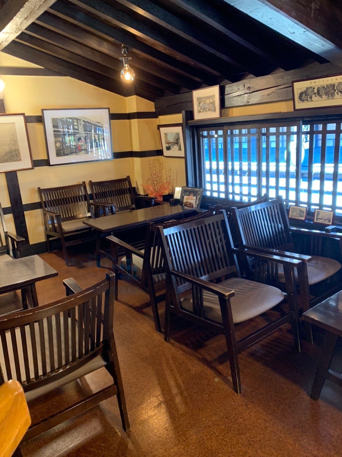 版画喫茶ばれん・店内